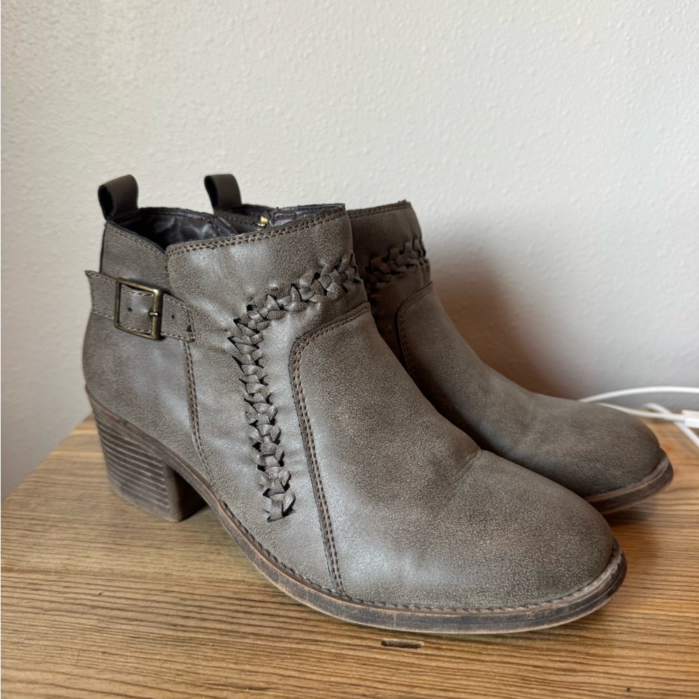 Billabong Gray Ankle Booties with Lace-Up Design